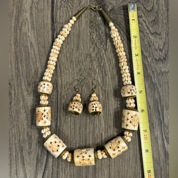 Vintage Bovine Bone Intricately Carved Chunky Beaded Necklace & Earrings - Picture 6 of 6